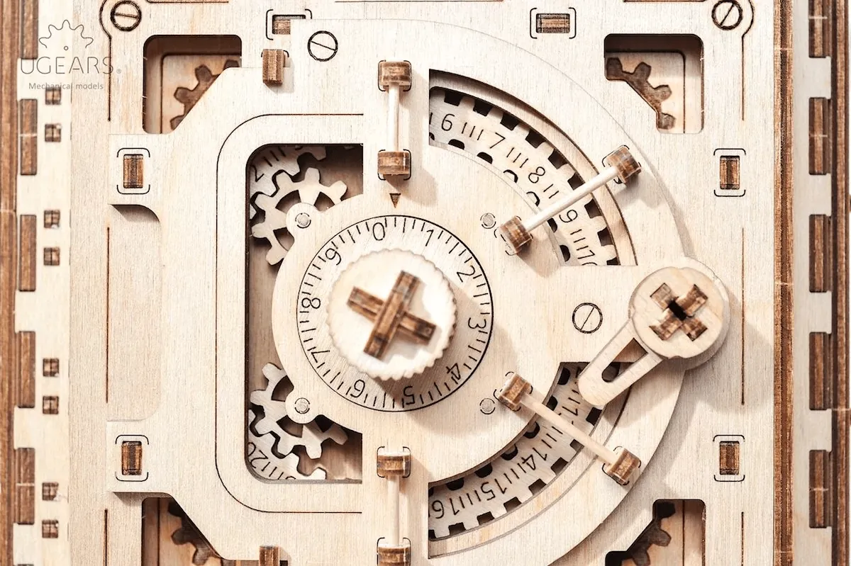 Coffre-Fort Ugears – Puzzle 3d en bois