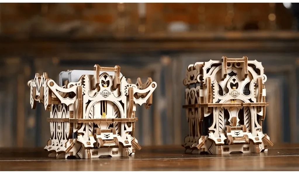 Deck Box “Gardien des Cartes” Ugears – Puzzle 3D Mécanique en bois