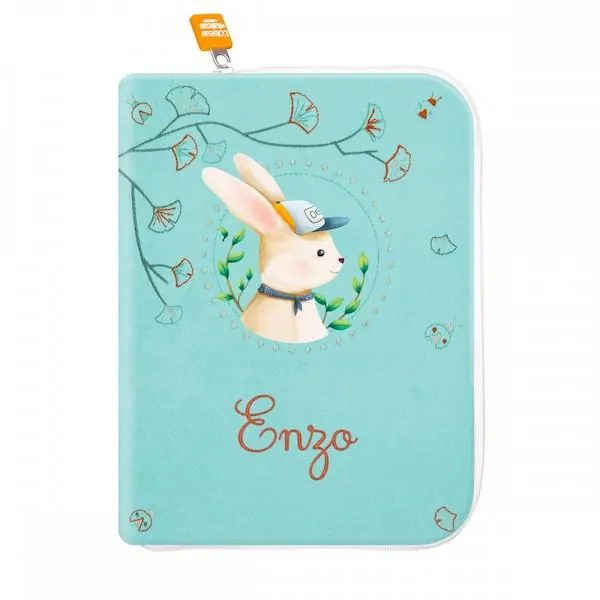 PROTEGE CARNET DE SANTE BLEU - LAPIN A LA CASQUETTE - L'OISEAU BATEAU