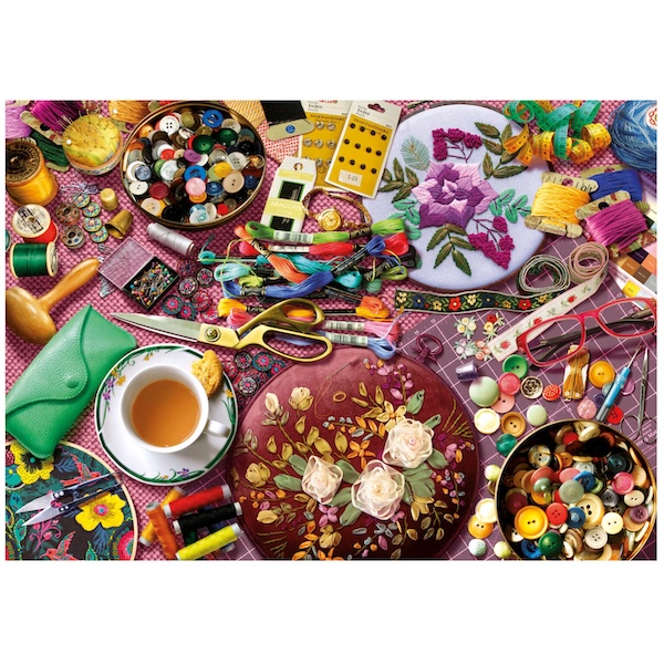 PUZZLE EDUCA : LA TABLE DE COUTURE - 2000 PIECES – Image 2